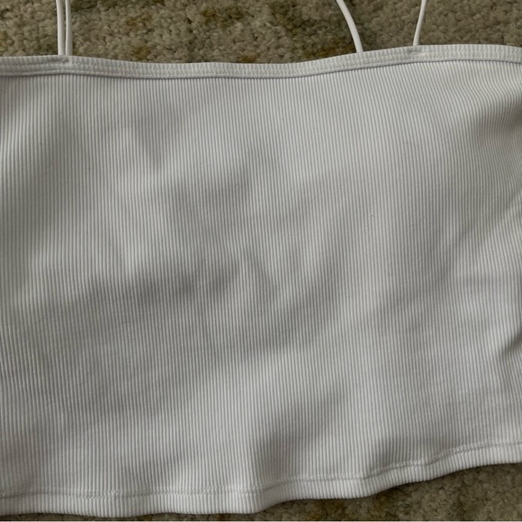 Bundle alo Goddess Ribbed Bandeau Top + Goddess Ribbed Cross Crop Top - Picture 4 of 16